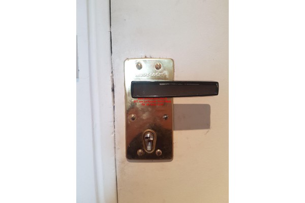 poignee multlock interieure