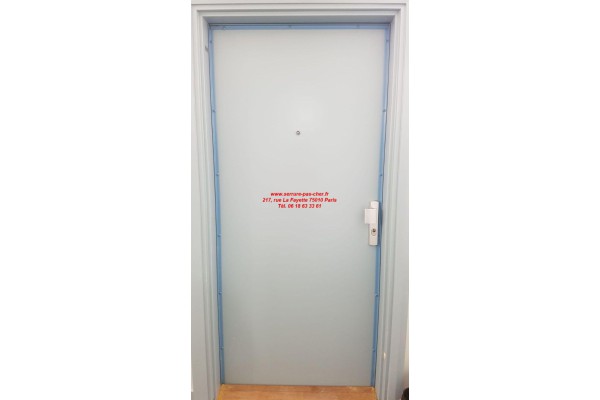 porte avec corniere couleure