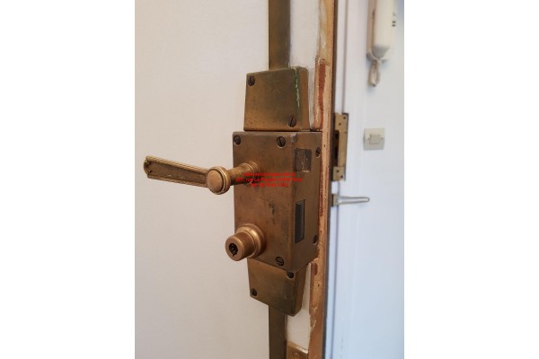 serrure pollux verticale